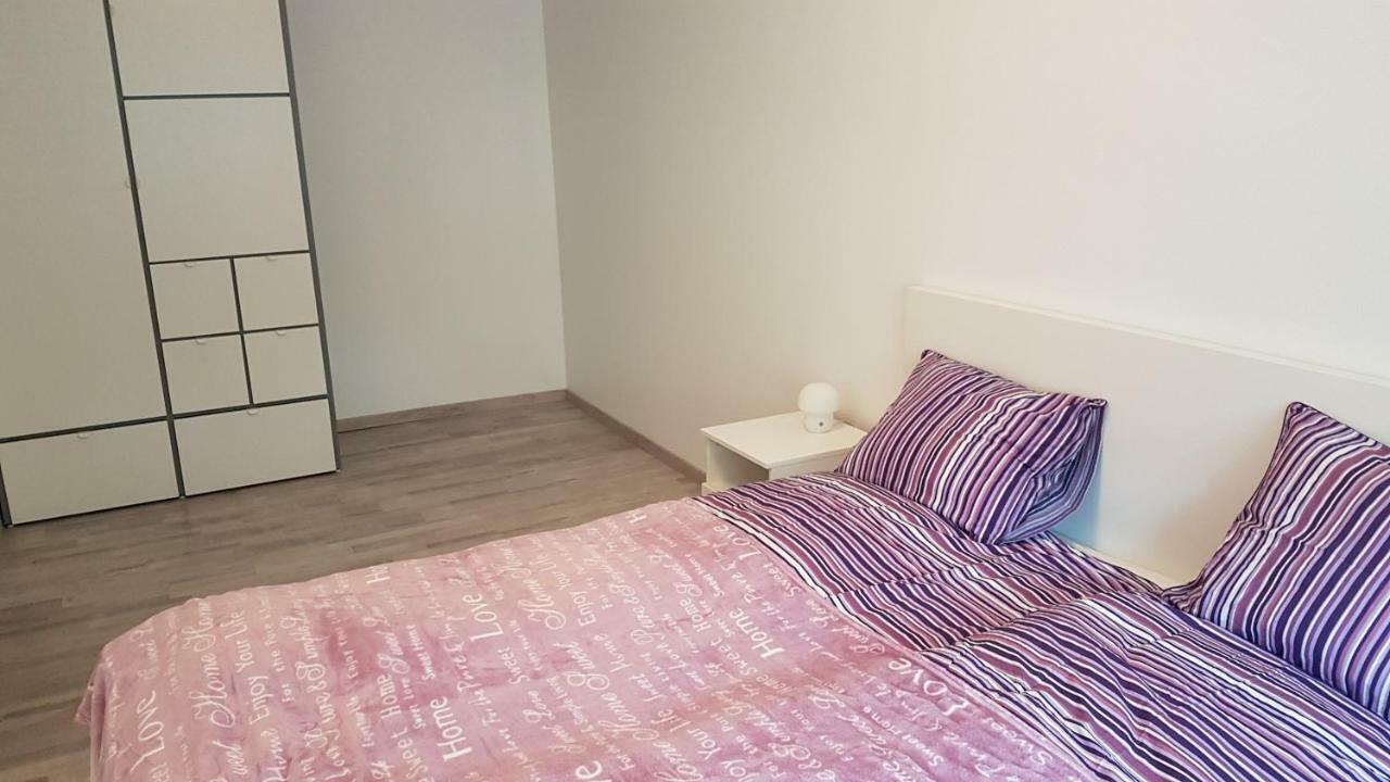 J&E Neries Apartment Kaunas Esterno foto
